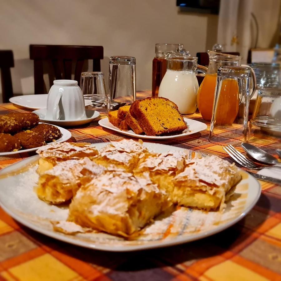 Rodami Kalentzi Buitenkant foto